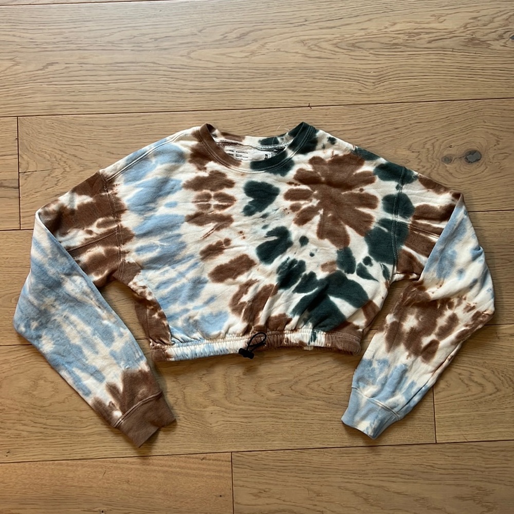 RSQ Cropped Tie Dye Sweatshirt size Small